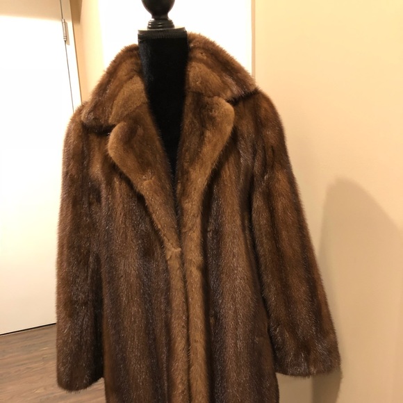 Gorgeous lunaraine mink coat, size 6-8 - Picture 4 of 5